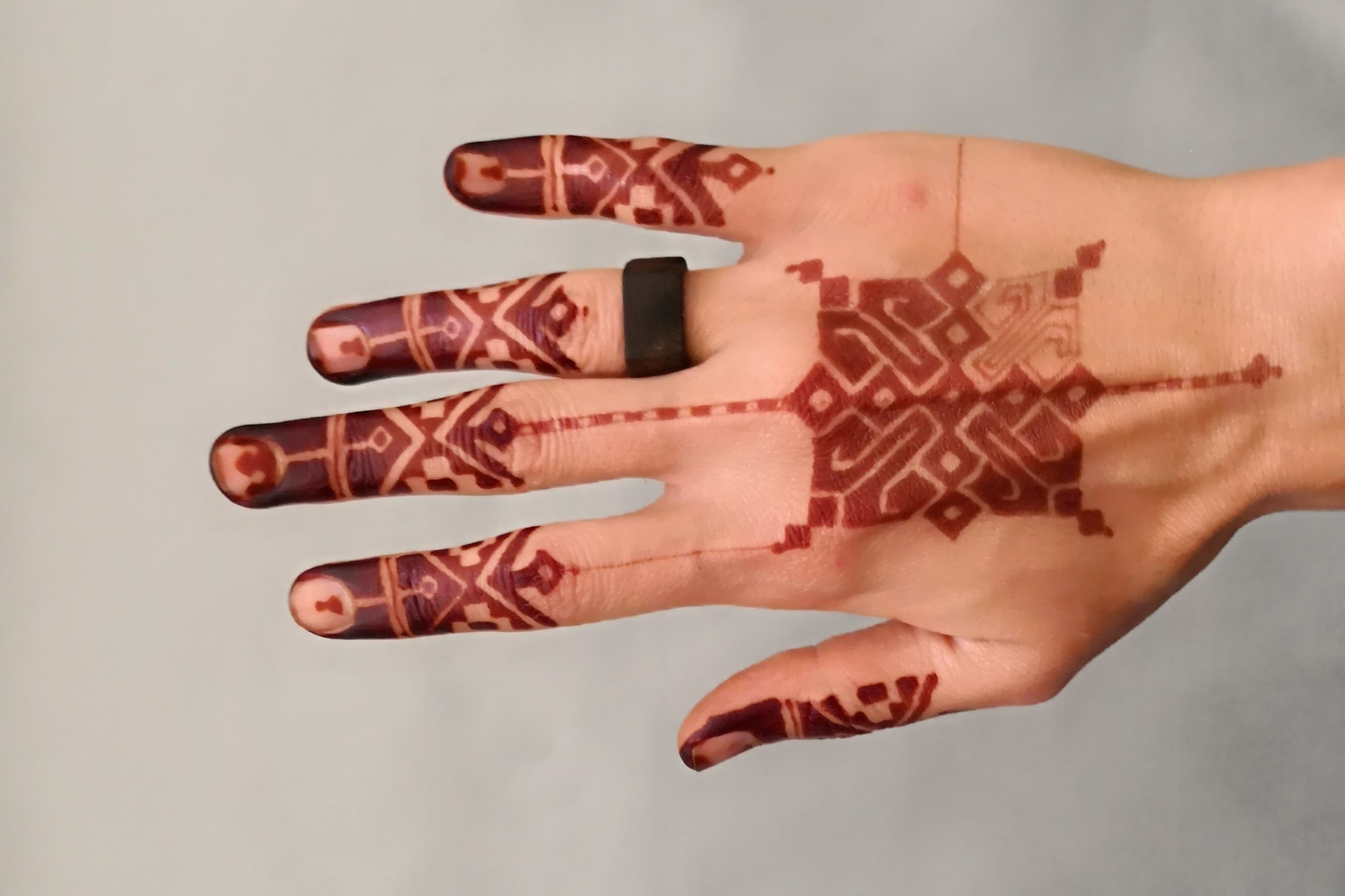 رنگ گرفتن از حنای طبیعی